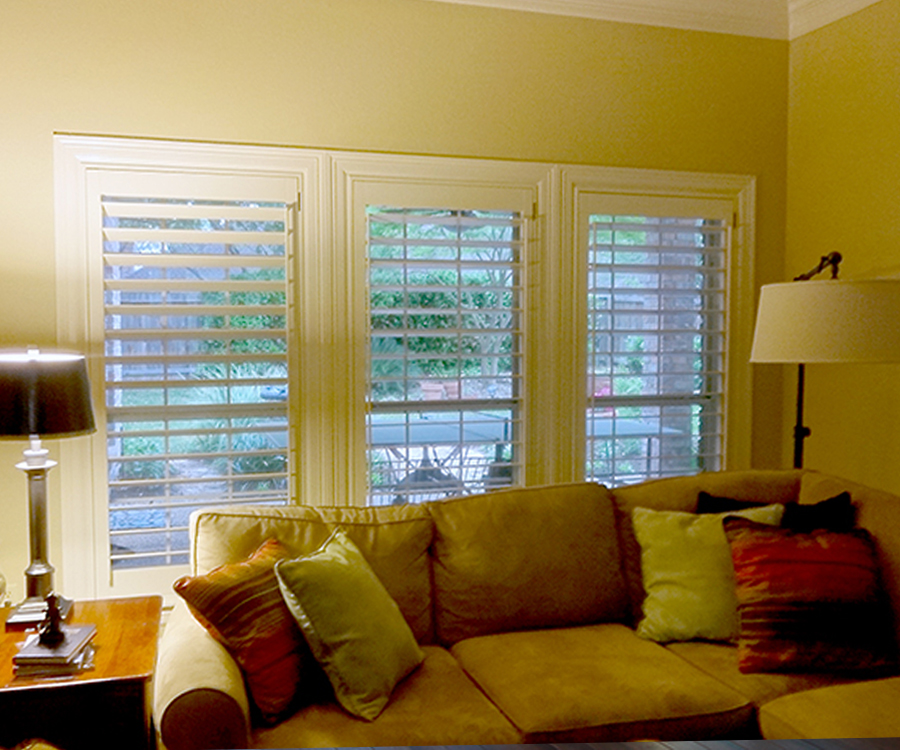 living room plantation shutters seamless fit Hunter Douglas Austin 78758