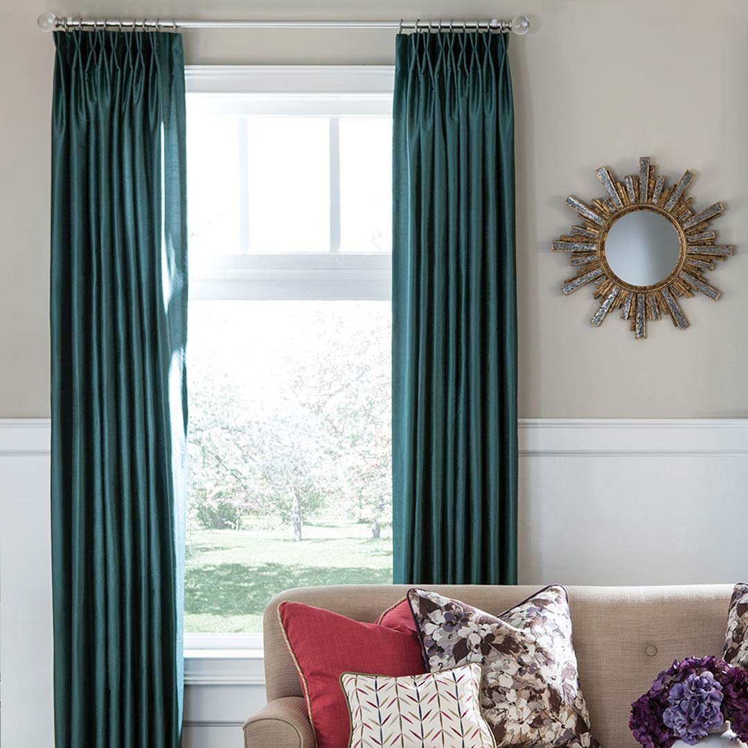 custom-window-treatments-detail-living-room-green-featured-product-hunter-douglas-austin-window-fashions